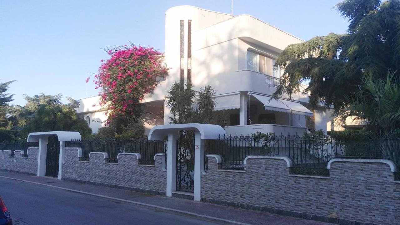 Villa Mary - Oroblu Trani Kültér fotó