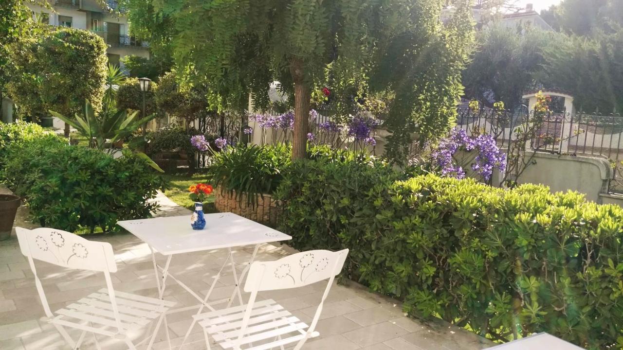Villa Mary - Oroblu Trani Kültér fotó
